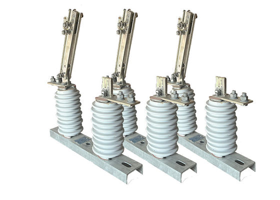 품질  Outdoor Disconnector Switch Ceramic Insulator Hookstick Operated Switch 700Pa Used With Vacuum Circuit Breaker 공장